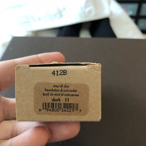 Stila Foundation - Picture 4 of 5